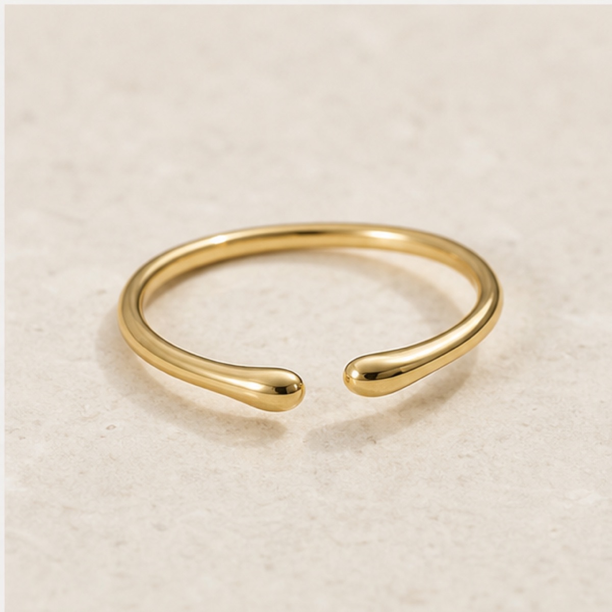 Eternal Line Ring in the selected option